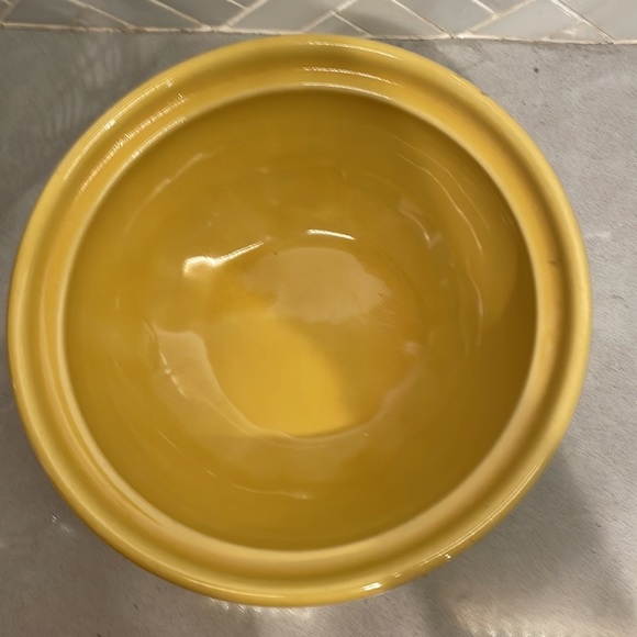 Shawnee USA Vintage Fruit Bowl and Lid - Picture 6 of 9